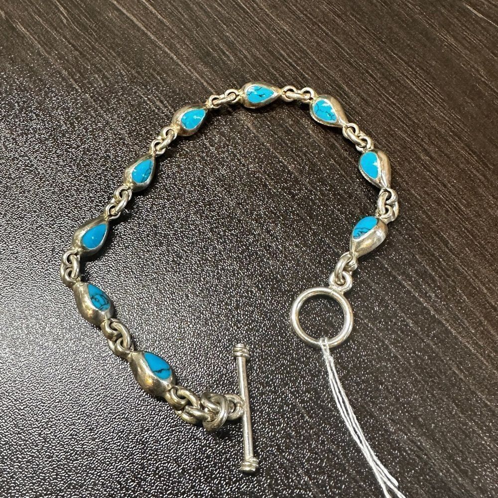 Beautiful pear cut cabochon turquoise and sterling‎ silver bracelet!
